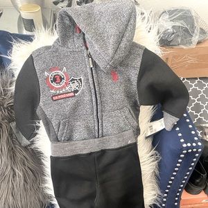 Boys 2 piece sweat suit.  Size 2T